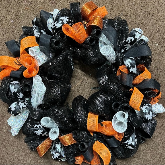 Haunted House Wreath - Picture 3 of 5